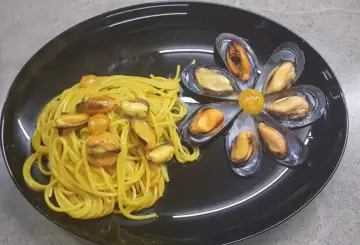 SPAGHETTI CON COZZE E ZAFFERANO