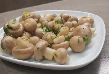 INSALATA DI FUNGHI CHAMPIGNON