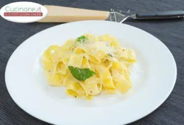 TAGLIATELLE AL LIMONE