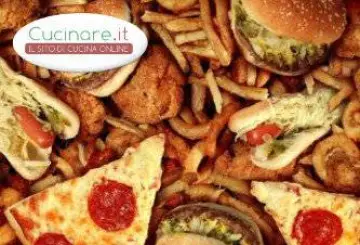 JUNK FOOD: NON SOLO RESPONSABILE DI PROBLEMI FISICI, MA ANCHE PSICHICI