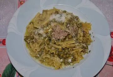 PASTA E PISELLI CON UOVA E PANCETTA