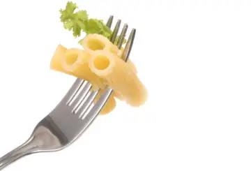 QUAL È LA DIFFERENZA TRA LA PASTA AL DENTE E AL CHIODO?