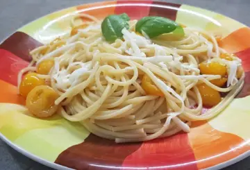 PASTA CON POMODORINI GIALLI