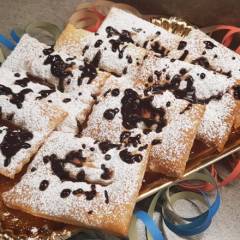 CHIACCHIERE CON PASTA SFOGLIA