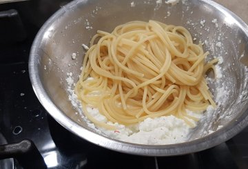 Spaghetti Al Lime E Pepe Rosa preparazione 2