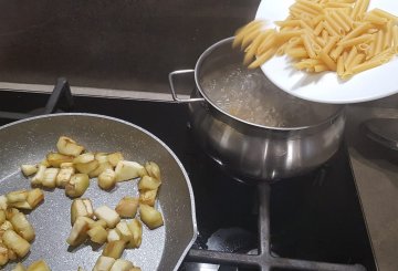 PASTA ALLA CREMA DI MELANZANE preparazione 4