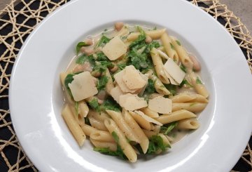 PENNE CON CREMA DI CANNELLINI E RUCOLA preparazione 6