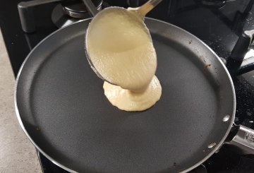 Crepes con farina di ceci, leggere e versatili preparazione 3