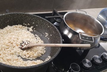 RISOTTO ALLO SPUMANTE preparazione 3