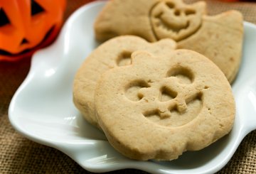 BISCOTTI PER HALLOWEEN BIMBY preparazione 5