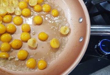 PASTA CON POMODORINI GIALLI preparazione 2