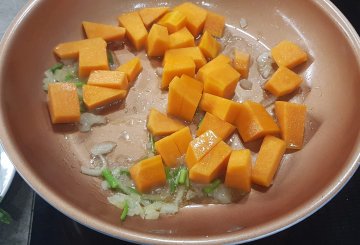 PASTA ZUCCA E PHILADELPHIA preparazione 1