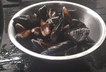 SPAGHETTI CON COZZE E ZAFFERANO preparazione 0