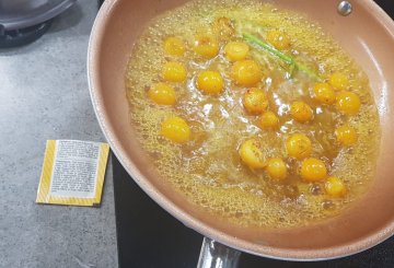 SPAGHETTI CON COZZE E ZAFFERANO preparazione 5