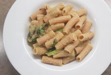 PASTA CON FOGLIE DI CAVOLFIORE preparazione 9