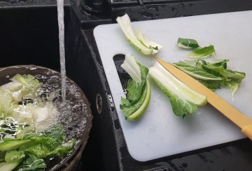 PASTA CON FOGLIE DI CAVOLFIORE preparazione 1