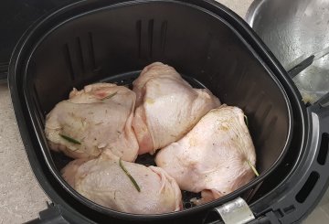 POLLO CON PATATE IN FRIGITRICE AD ARIA preparazione 1