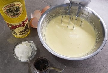 TORTA  CON PANDORO AVANZATO preparazione 4