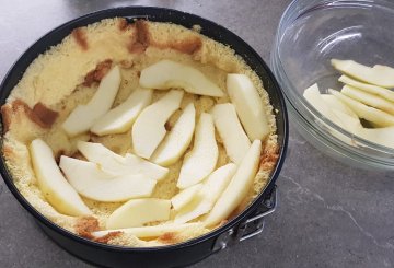 TORTA  CON PANDORO AVANZATO preparazione 5