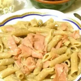 PENNE SFIZIOSE CON MORTADELLA