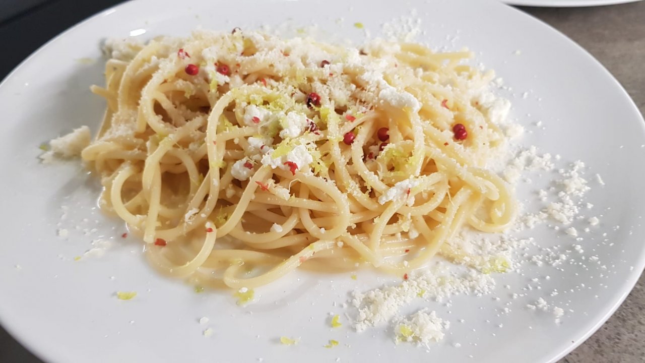 Spaghetti Al Lime E Pepe Rosa