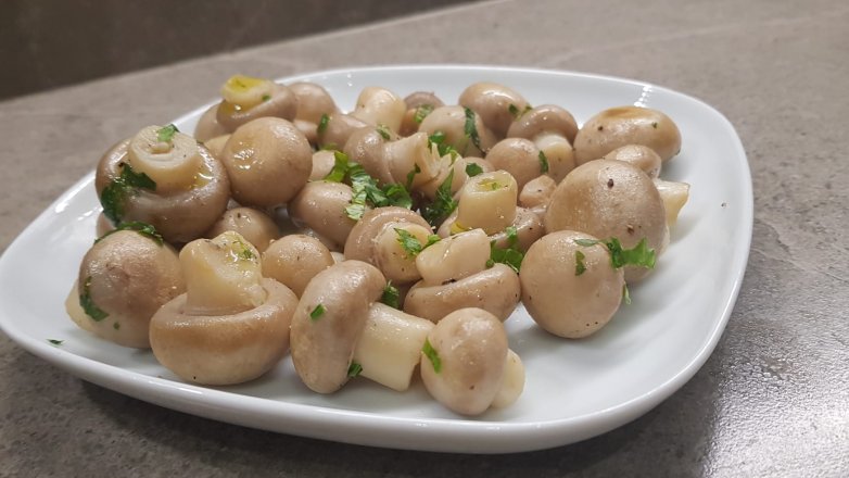 INSALATA DI FUNGHI CHAMPIGNON