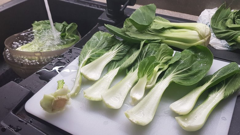 Pak choi: come pulire, tagliare, conservare e congelare